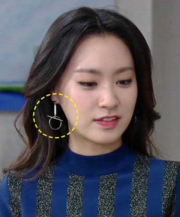 [김소혜 착용] O-ring bar earrings