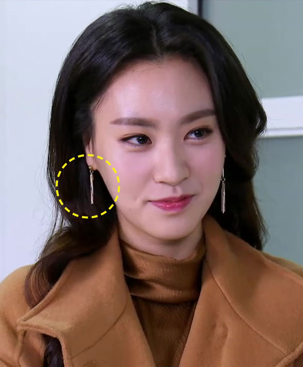[김소혜착용] Metal tassel earrings(white gold)